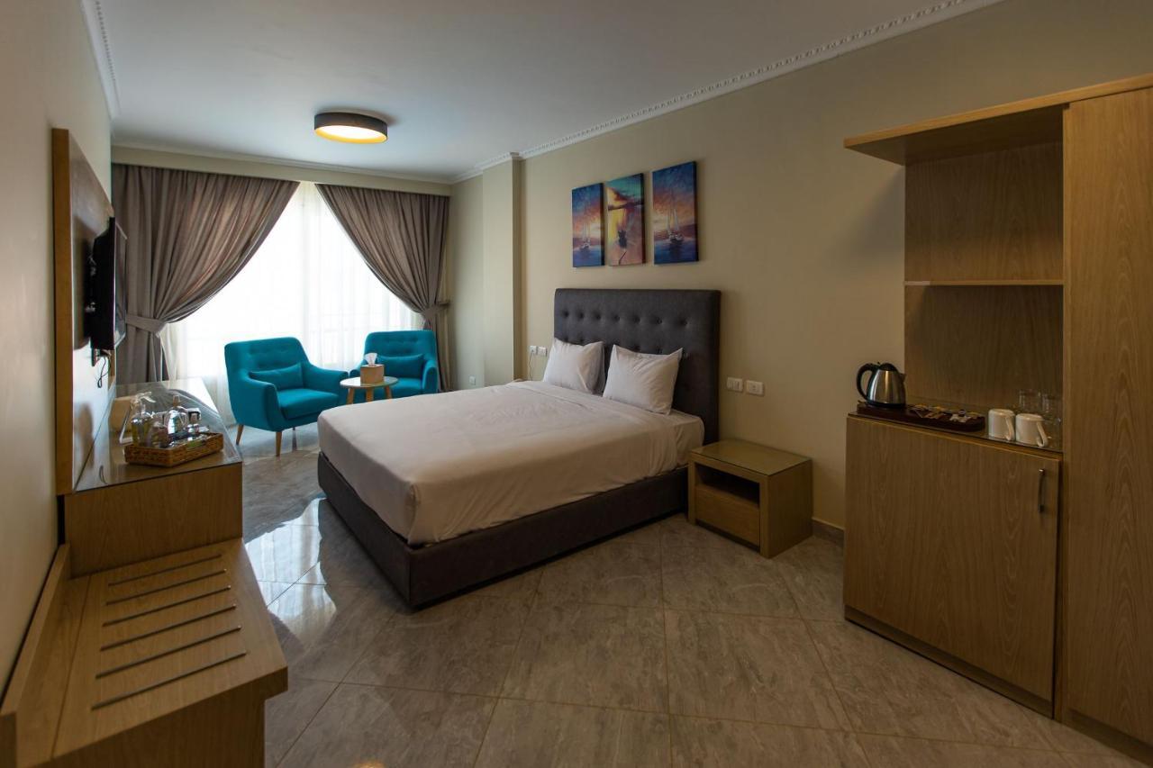 Aqua Heneish Boutique Rentals 메르사 마트루 외부 사진